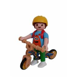 NI009 NIÑO CON BICI I2