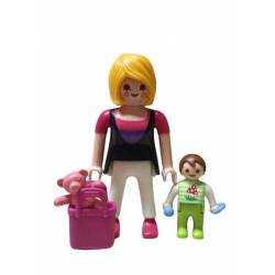 CI076 MAMÁ CON BOLSO K9 T0101
