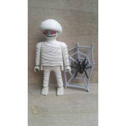 HW012 MOMIA CON ARAÑA J07...