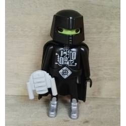 S02C02 ALIEN DARTH VADER...