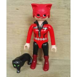 S09F09 CATWOMAN SERIE 9